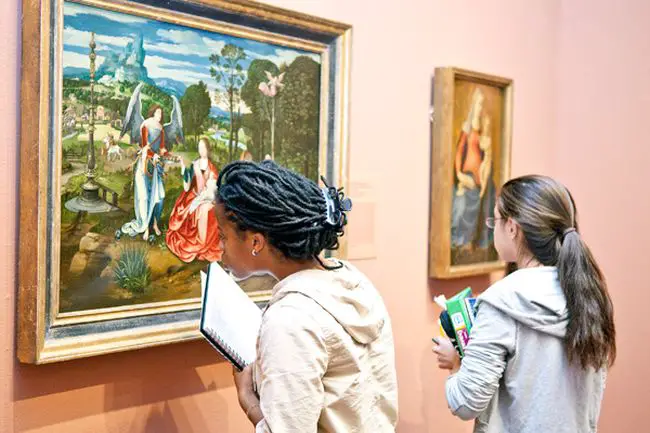 Best Art Internships for Students in the United States, 2019 - 2022