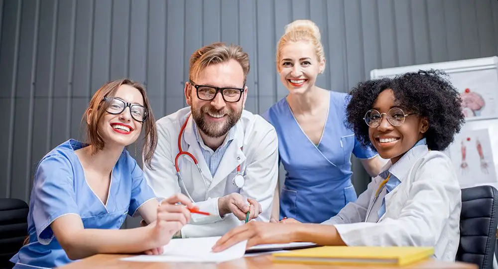 Summer Paid Internship at Mentoring in Medicine & Science
